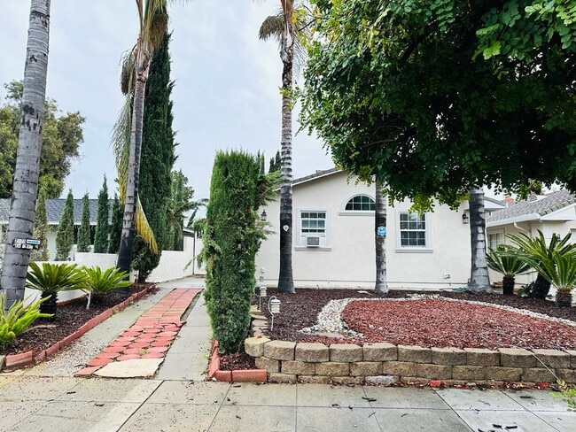 Primary Photo - 2690 Peartree Ln