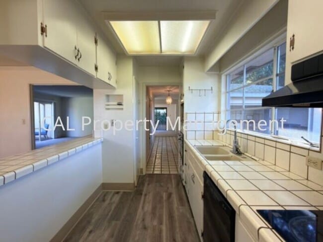 Building Photo - Beautiful 3-Bedroom Pebble Beach Home!