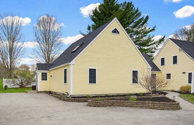 Building Photo - 6-B Fifield