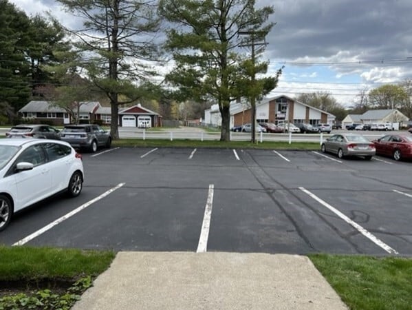 Building Photo - 740 Farm Rd
