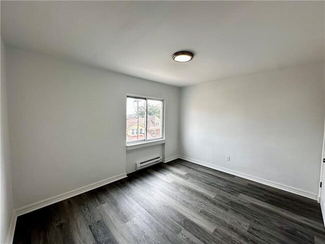 Building Photo - 1410 Fallowfield Ave