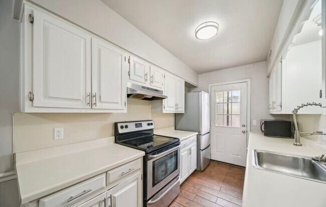 Building Photo - 4614 E 68th St