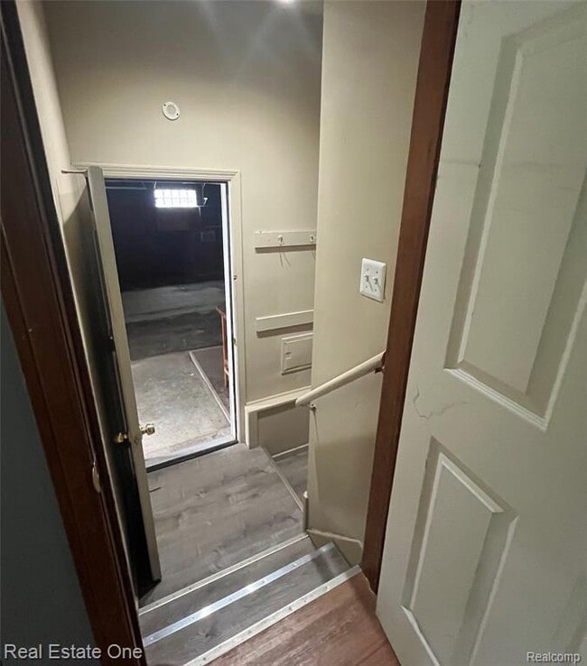 Building Photo - 10053 Royal Grand Ave