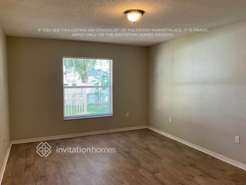 Building Photo - 8109 Oakhurst Blvd