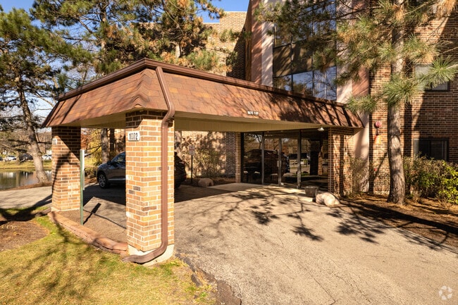 Entrance - Glencove Estates