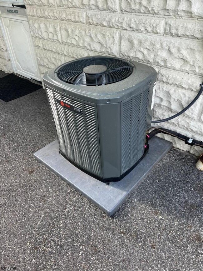 Building Photo - 109 Wanaque Ave