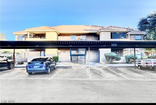 Building Photo - 3135 S Mojave Rd