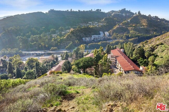 Building Photo - 2700 Cahuenga Blvd