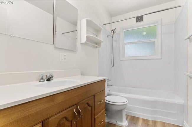 Building Photo - Super Cute 2 Bedroom House in Portland wit...