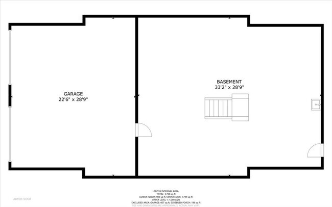 Building Photo - Five Bedroom Home