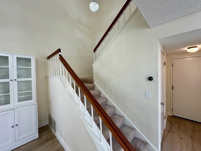 Building Photo - 5225 Mill Creek Ln