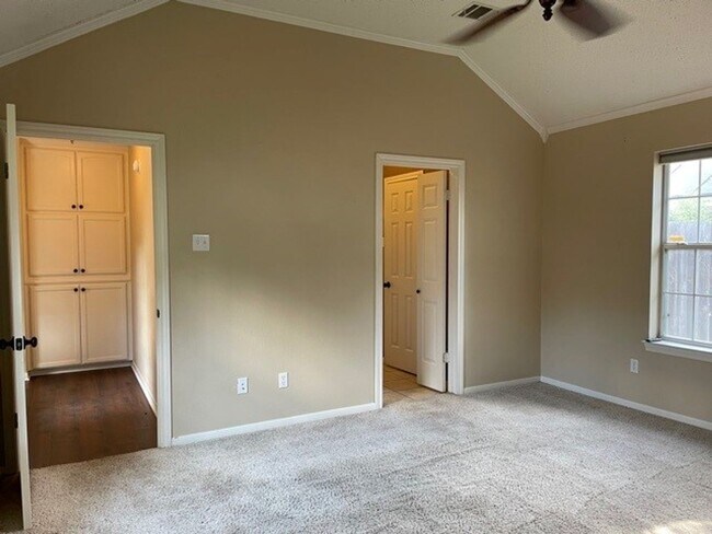 Building Photo - Application Received! No Pets! Beautiful 4...