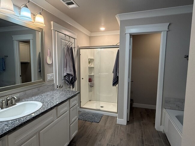 Building Photo - 1 Cheyenne Ct