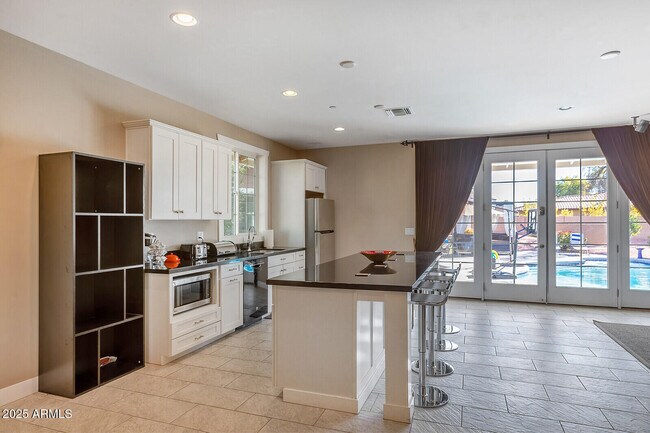 Building Photo - 12140 N 76th Ct