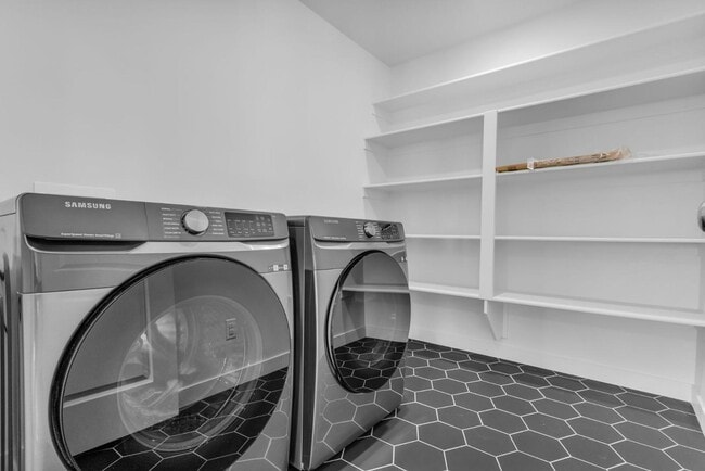 Building Photo - 2468 N Paintbrush Dr