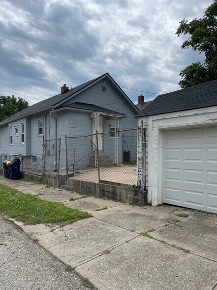Building Photo - 1620 E 37th St