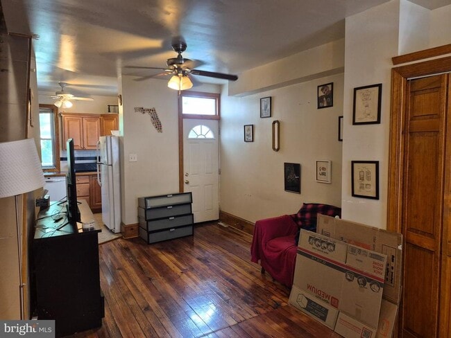 Building Photo - 1242 Greylock St