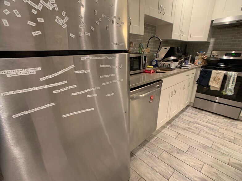 Building Photo - 78 Linden St