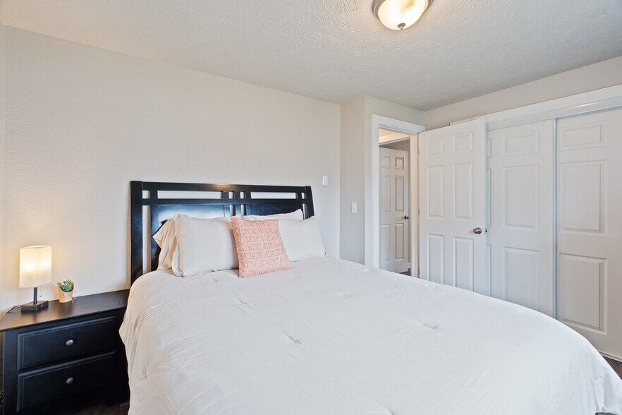 Bedroom 2 - 3012 N Hogan St
