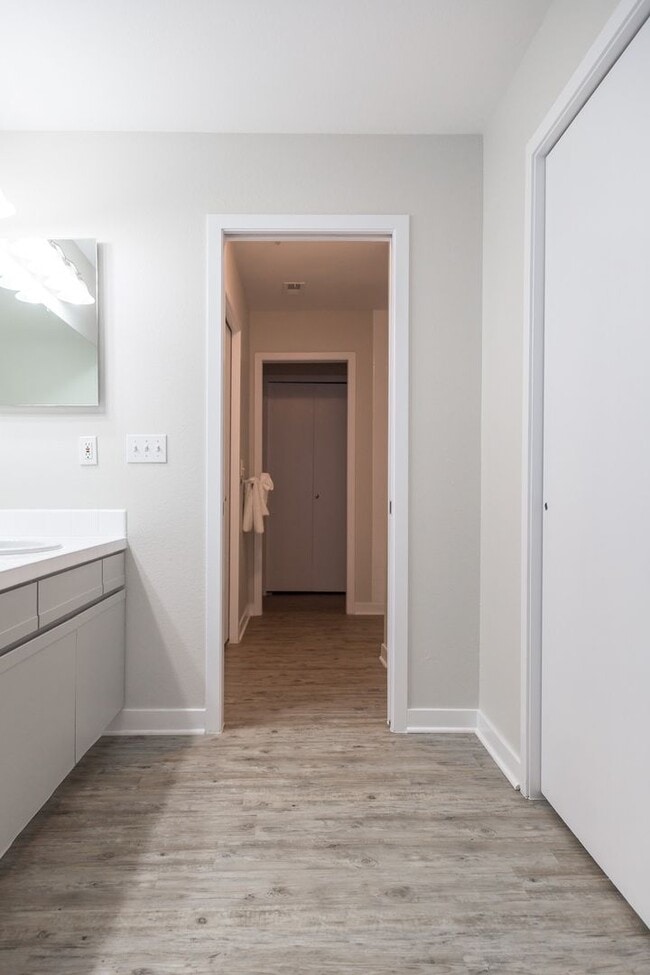 Building Photo - Condo in  Downtown Boulder Furnished One bedroom with Den and large Patio looking out to Flatirons