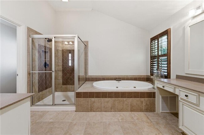 Building Photo - 6421 Crown Forest Ct