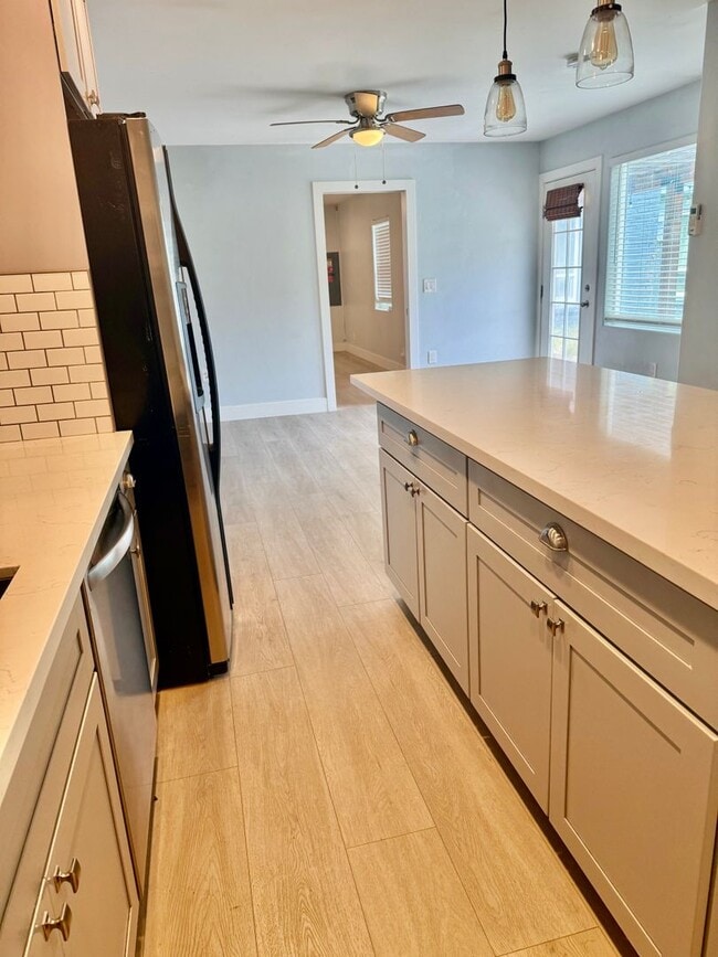 Building Photo - Cute Cottage