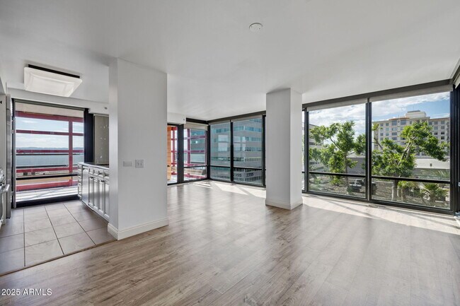 Building Photo - 4808 N 24th St