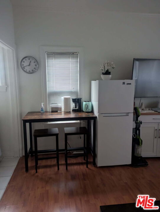 Building Photo - 8861 Alden Dr