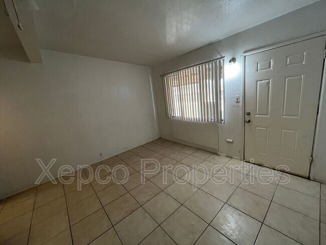 Building Photo - 13336 Ave Hermosa