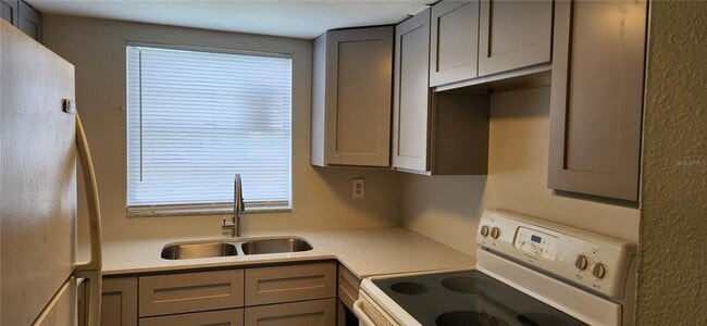 Building Photo - 9829 GRACE Dr