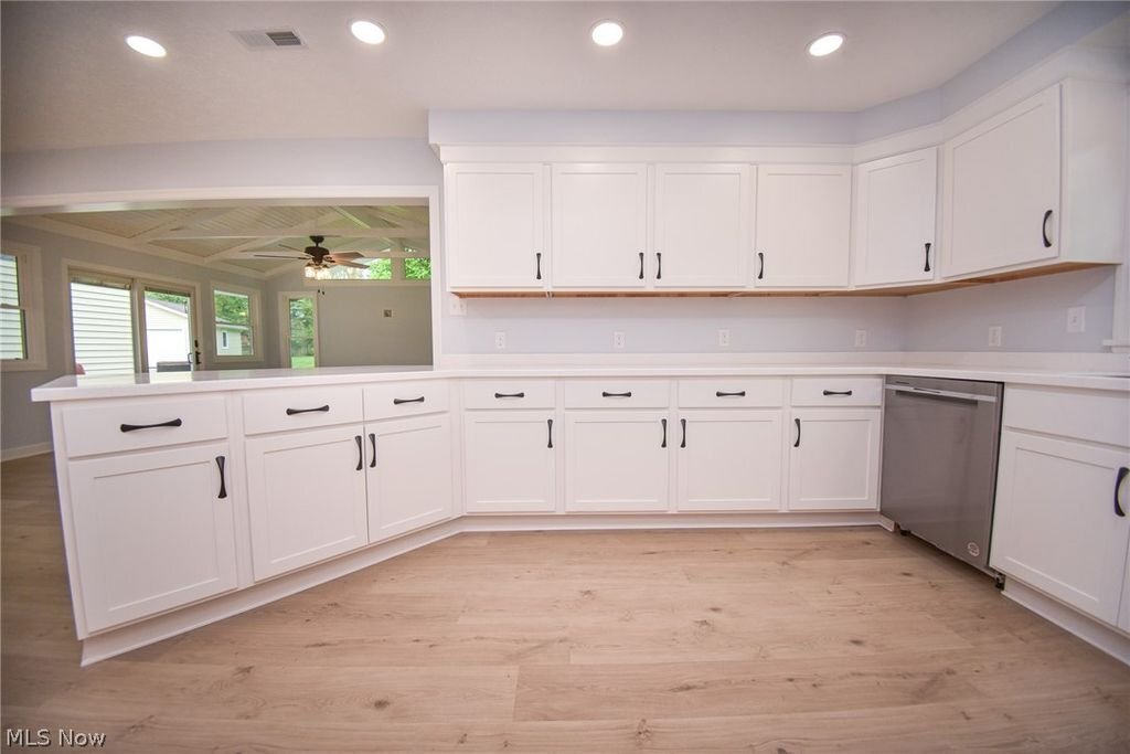 Building Photo - 263 Cardinal Dr
