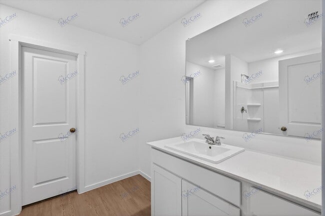 Building Photo - 639 Montclair Ave