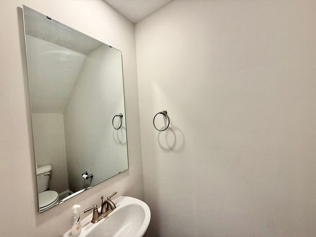 Building Photo - 6924 Thalweg Dr