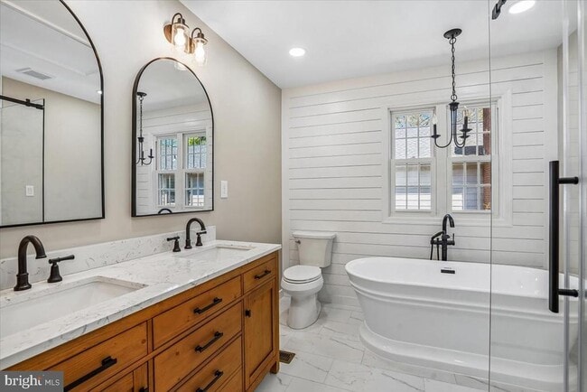 Building Photo - 6904 Chelsea Rd