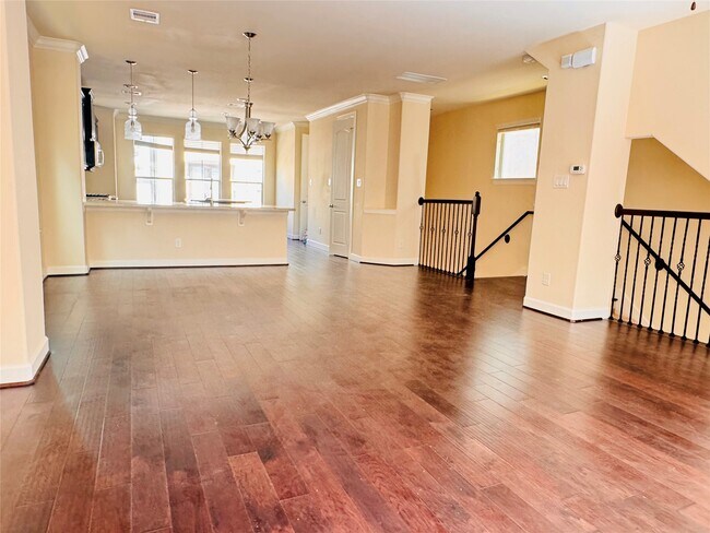 Building Photo - 10009 Spring Shadows Park Cir