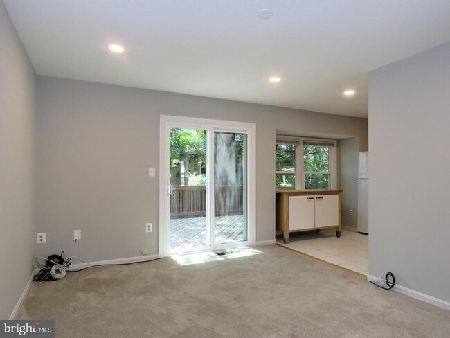 Building Photo - 3013 Hickory Grove Ct