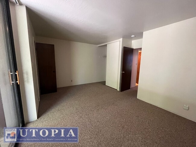 Building Photo - Bright and cozy 2-Bedroom, 2 Bathroom loca...