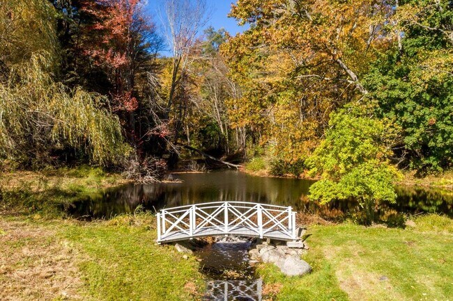 Building Photo - 110 Exeter Rd