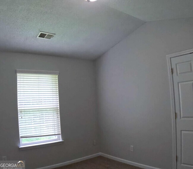 Building Photo - 255 Turnstone Rd
