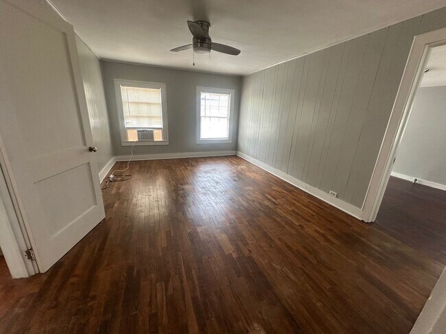 Building Photo - 605 Runnels Ave