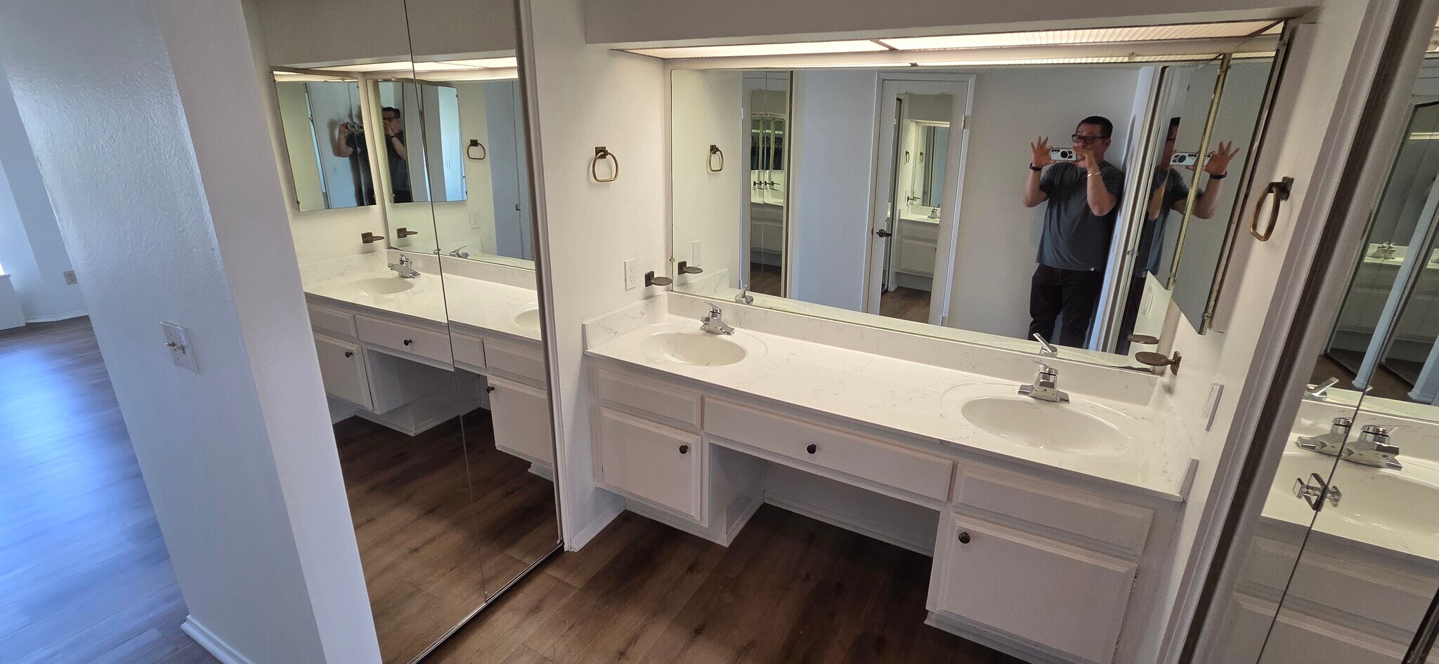 Building Photo - 376 Center St