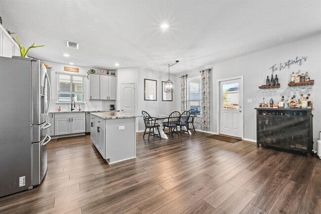 Building Photo - 317 Black Alder St