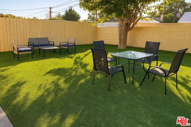 Building Photo - 11257 Collett Ave