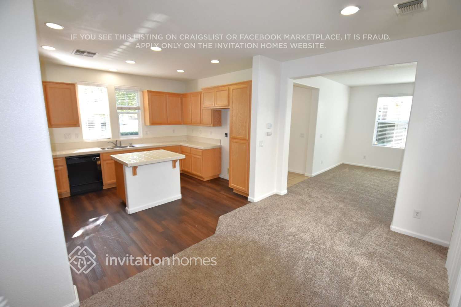 Building Photo - 260 Wapello Cir