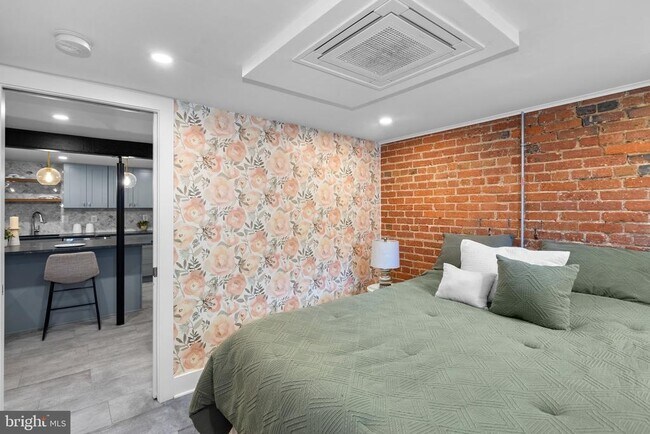 Building Photo - 1616 Kilbourne Pl NW