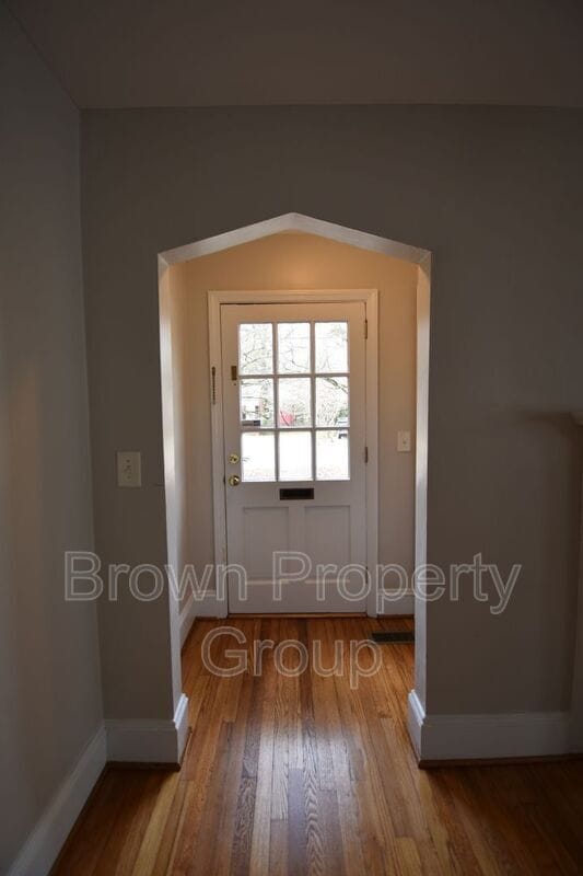 Building Photo - 702 Poole Dr