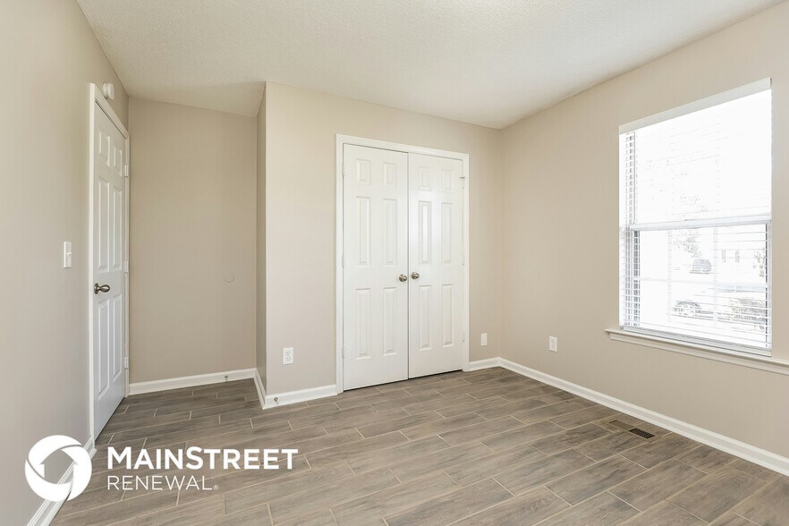 Building Photo - 2806 Black Stallion Ct