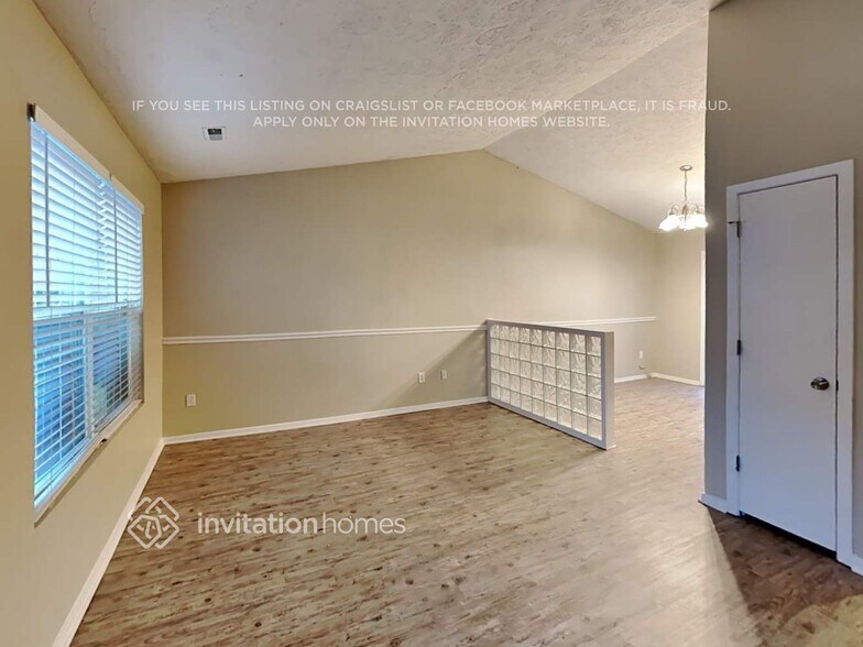 Building Photo - 880 Highland Terrace NE