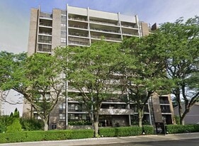 Building Photo - 44 Strawberry Hill Ave