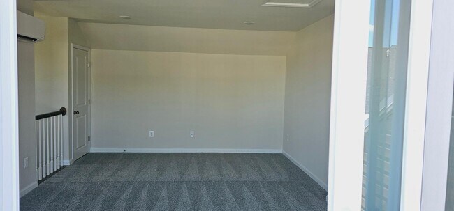 Building Photo - 2550 Hopton Ln